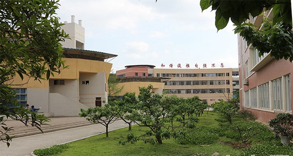 卫生学校1.jpg