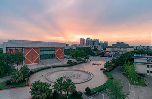 四川机电职业技术学院(中职部)高铁乘务专业吗—高铁乘务专业好就业吗